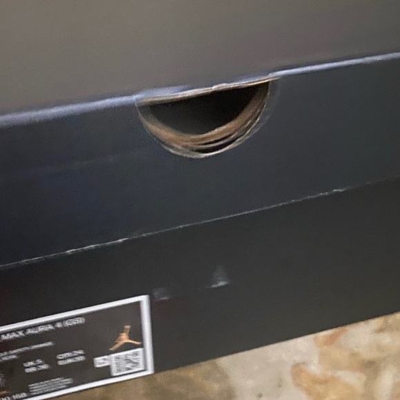 Jordan ladies 7.5 y6.5 and youth 5.5 ladies 7 left only in box chic casual. - Picture 2 of 6